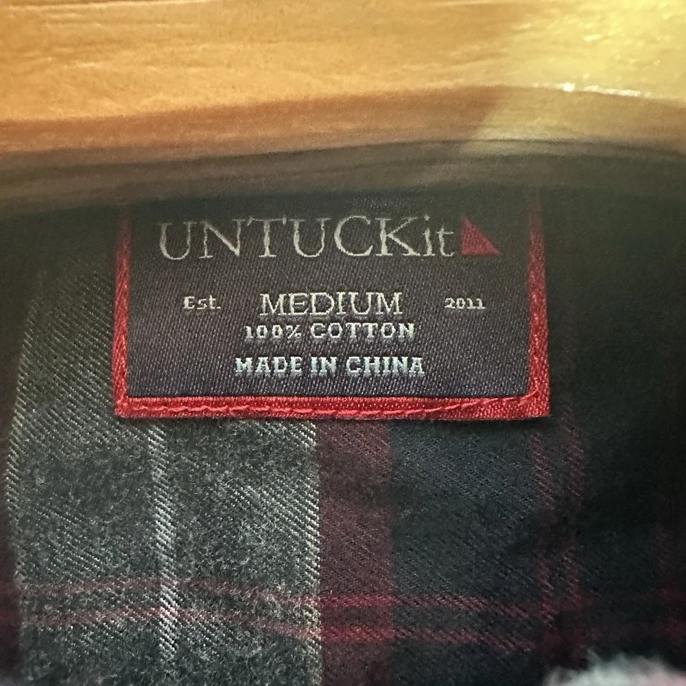 UNTUCKit Lightweight Flannel Button Up Shirt‎ Mens Medium Red Blue Gray Plaid
